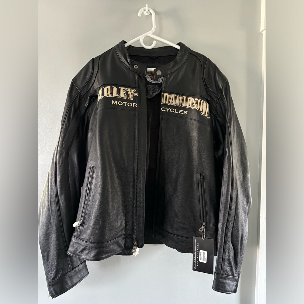 NWT Harley Davidson Leather Jacket